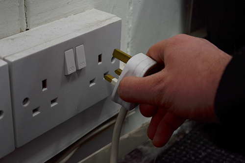 Managing Electrical Safety - Controlling Electrical Hazards (RoSPA Approved)